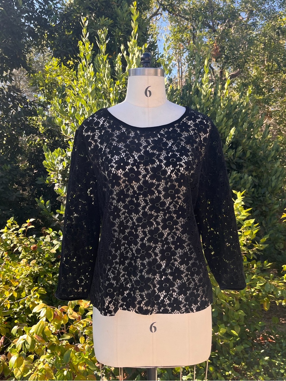 Zero Degrees Celsius open crochet blouse - Size M